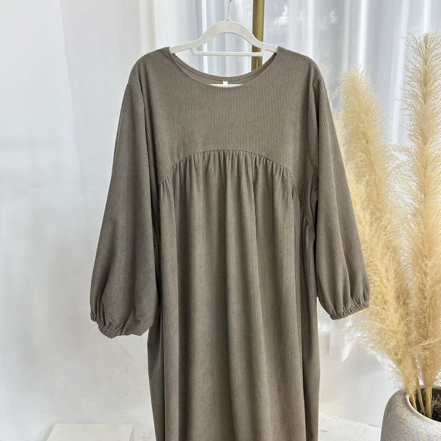 Winter Corduroy Abaya Dubai – Luxury Modest Dress, Elegant Muslim Kaftan for Women, Plus Size Arab Fashion.